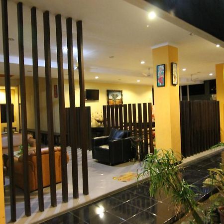 Ct1 Bali Bed & Breakfast Кута Екстериор снимка