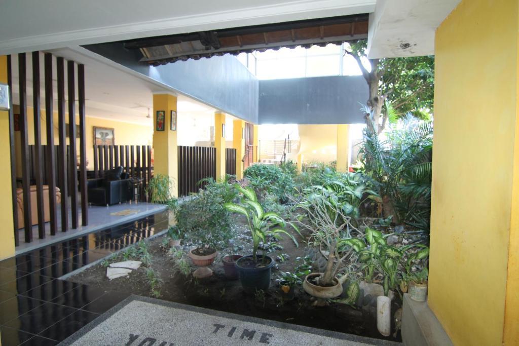 Ct1 Bali Bed & Breakfast Кута Екстериор снимка
