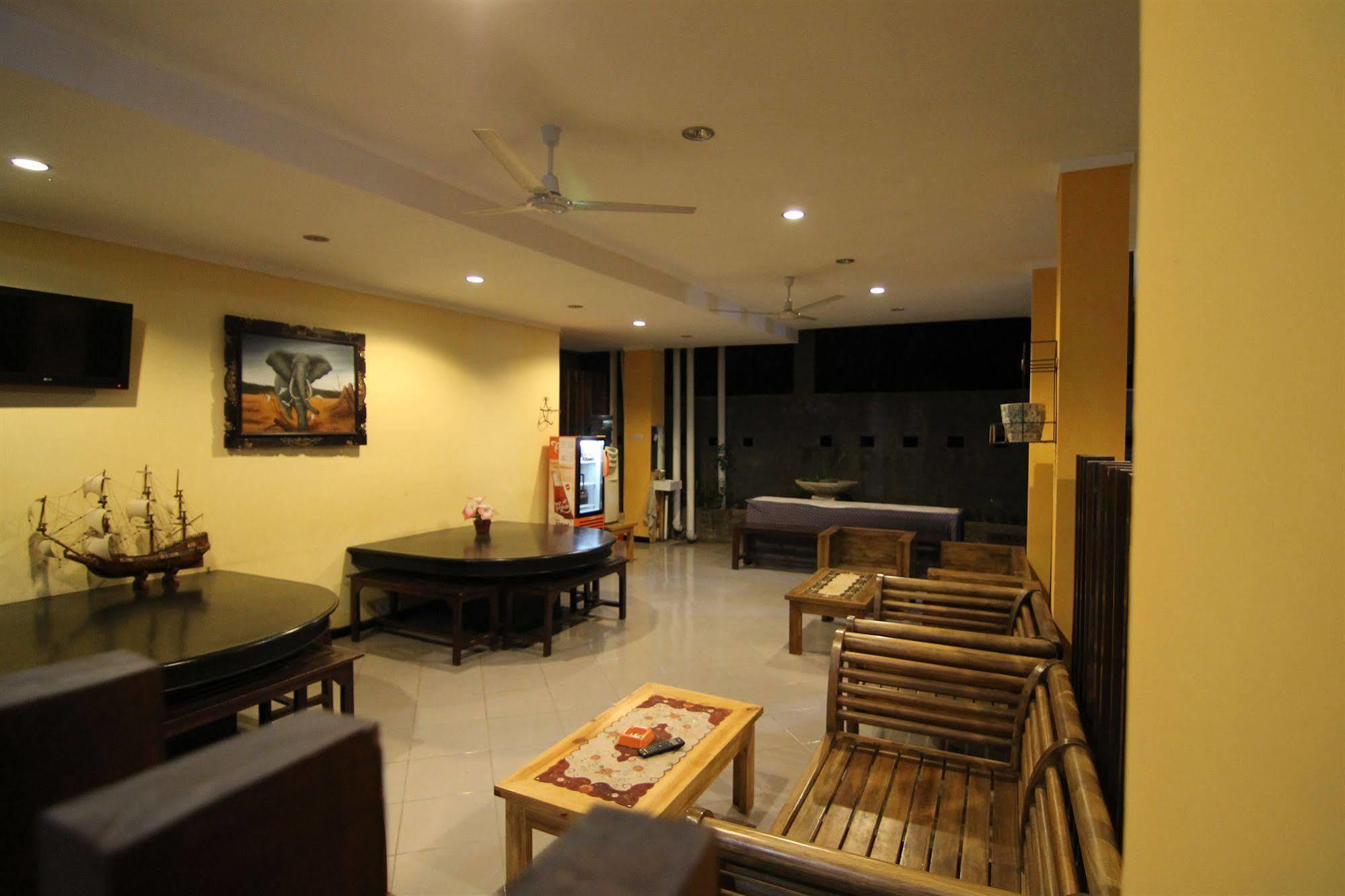 Ct1 Bali Bed & Breakfast Кута Екстериор снимка