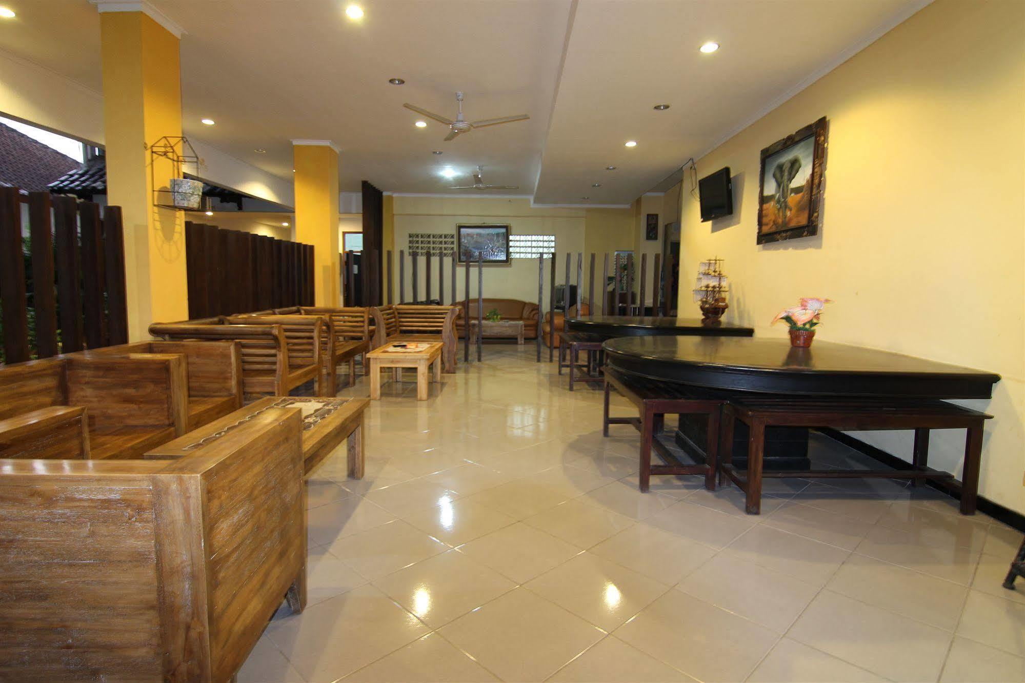 Ct1 Bali Bed & Breakfast Кута Екстериор снимка