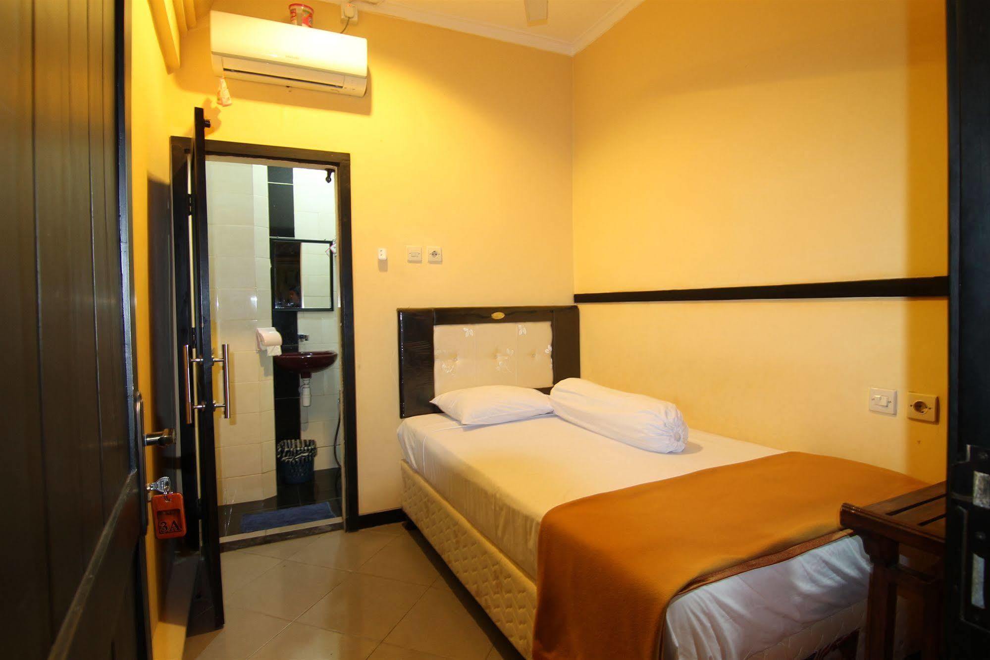 Ct1 Bali Bed & Breakfast Кута Екстериор снимка