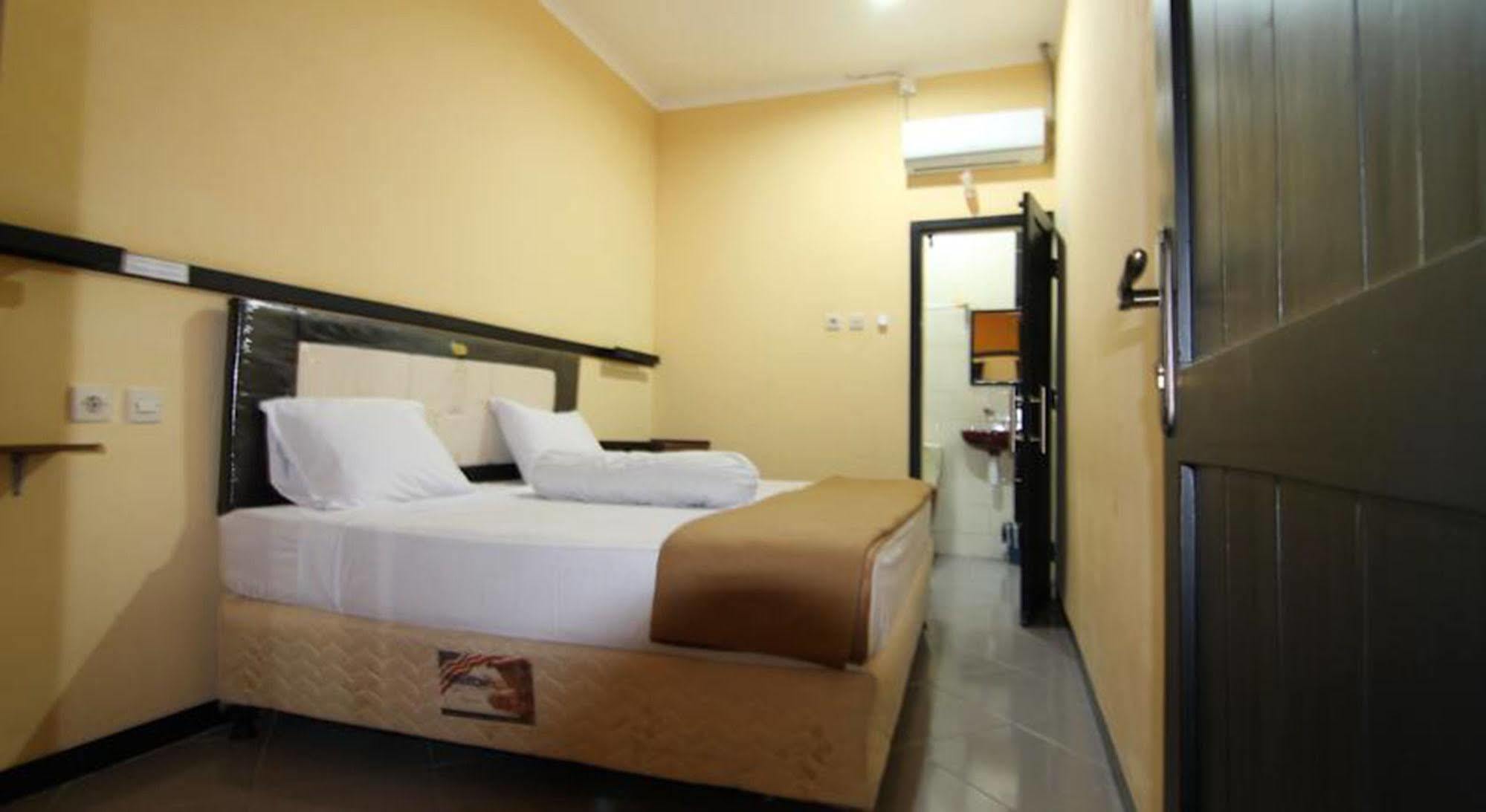 Ct1 Bali Bed & Breakfast Кута Екстериор снимка