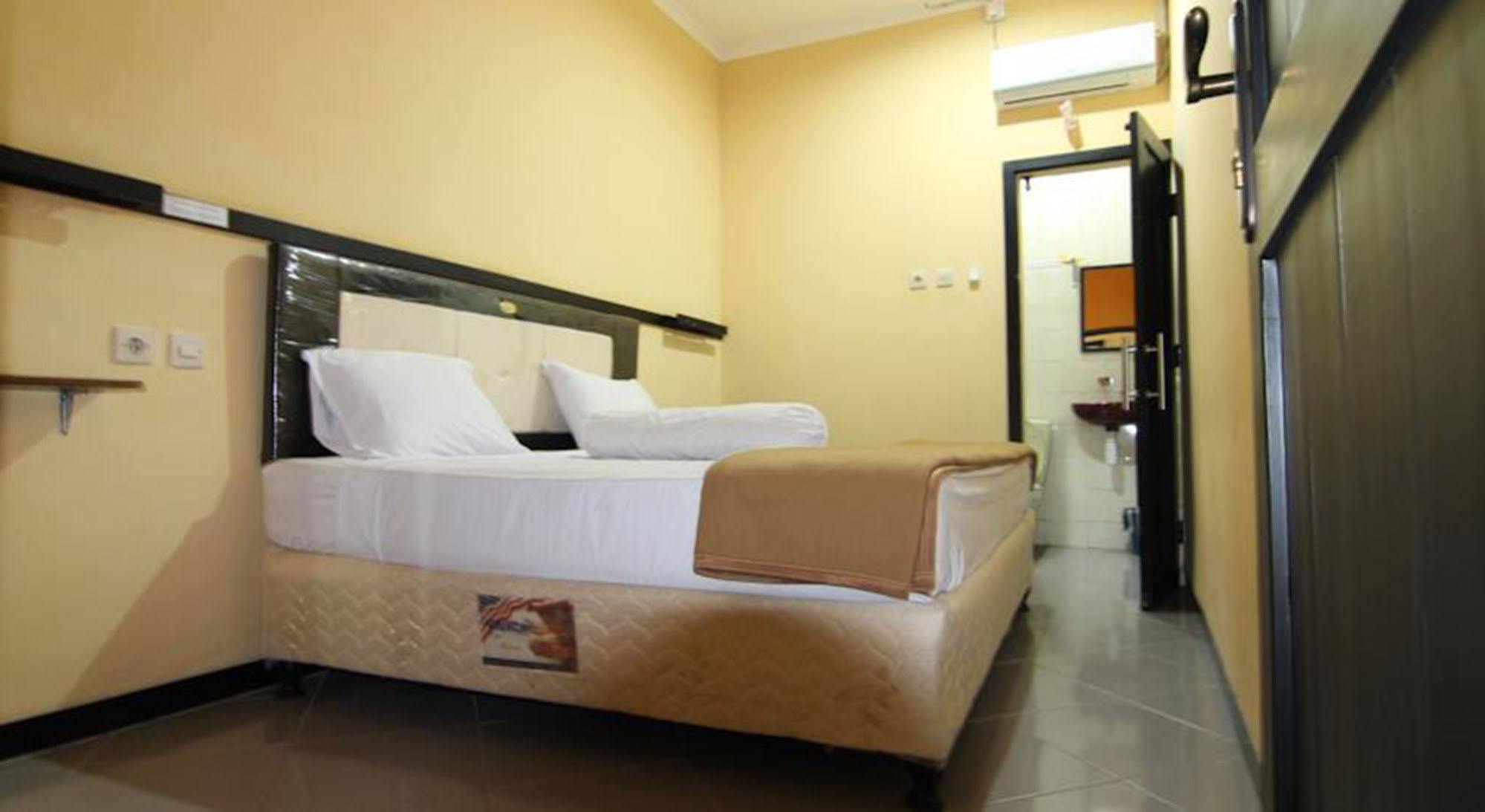 Ct1 Bali Bed & Breakfast Кута Екстериор снимка